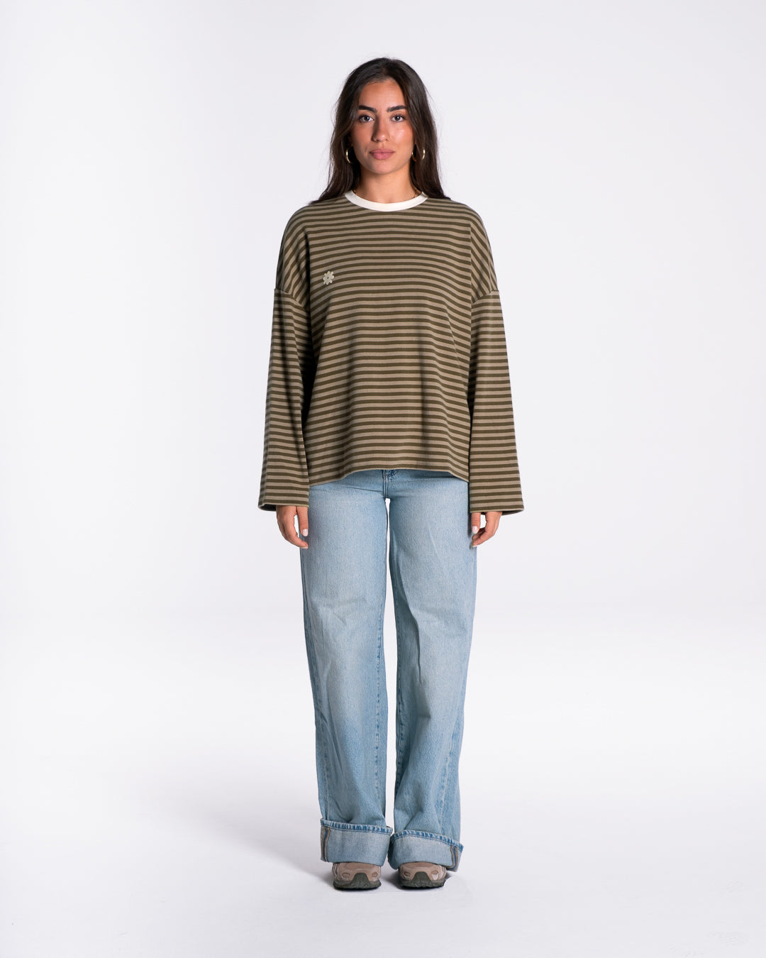 Lucia lleva la talla S y mide 1,70m