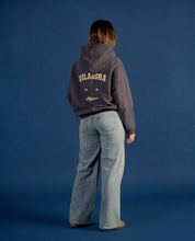 Lucia lleva la talla M y mide 1,73m