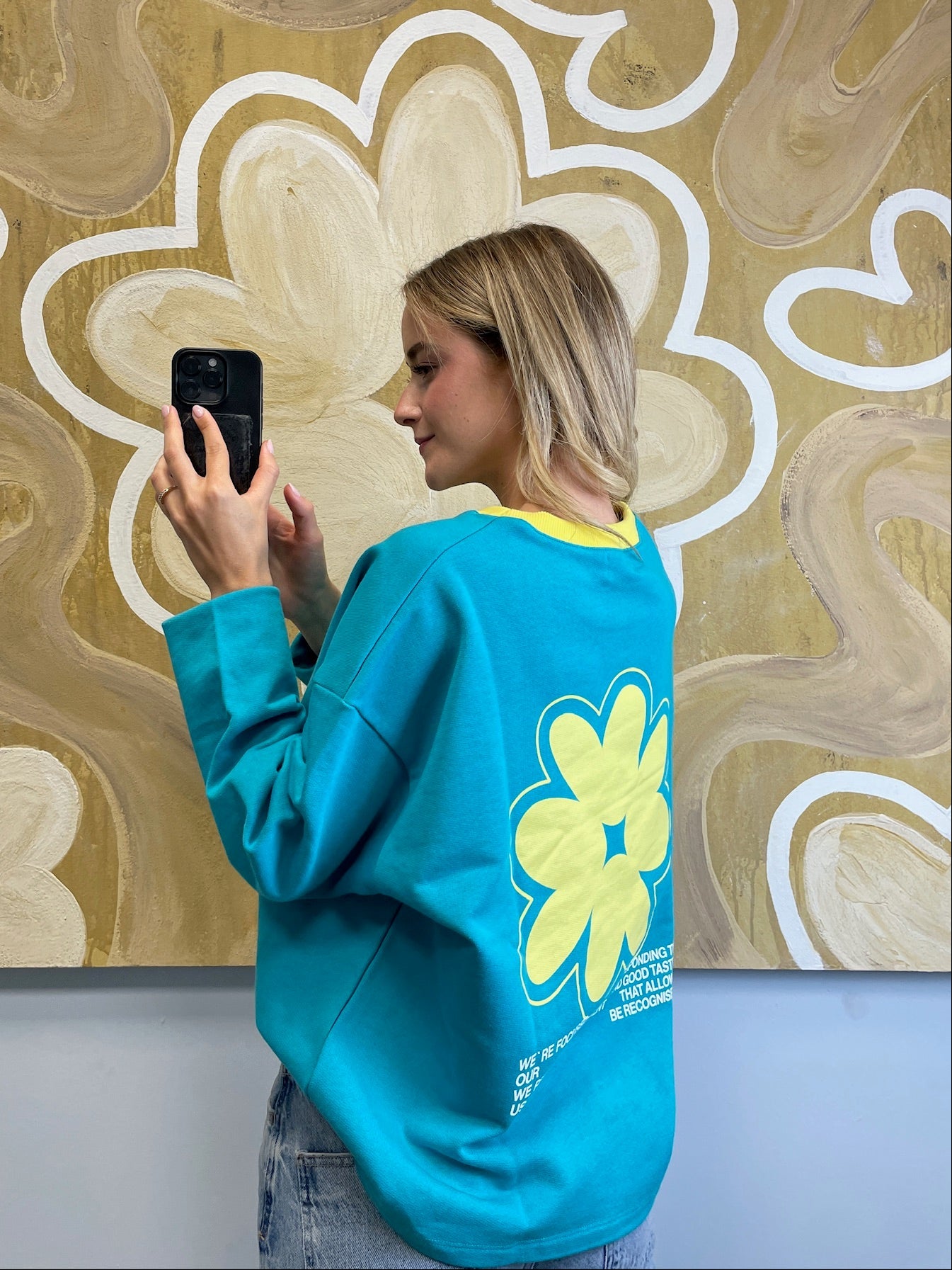 Crewneck Vlower- Tile Blue